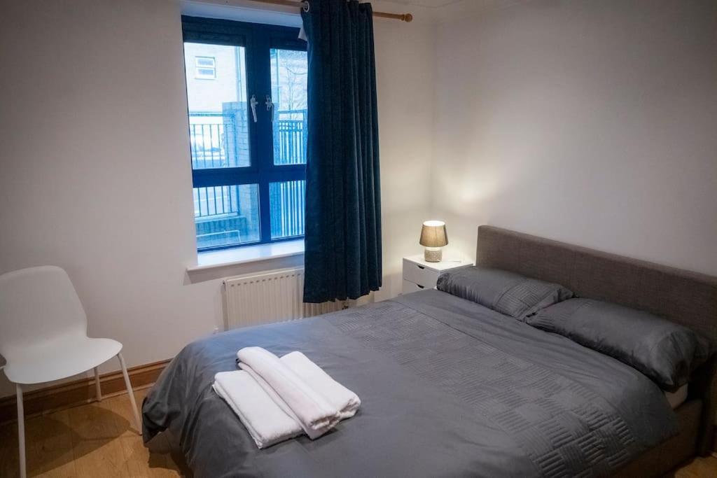 1-Bed Flat In Ocean Village Southampton Eksteriør billede
