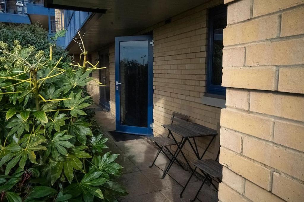 1-Bed Flat In Ocean Village Southampton Eksteriør billede